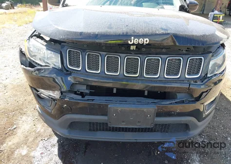 2018 Jeep Compass Latitude 4X4 from USA, damaged, VIN 3C4NJDBB7JT435935